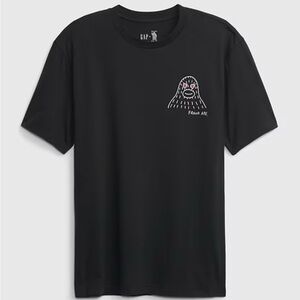 GAP Men's Dark Tee with Chest Design Frank Ape